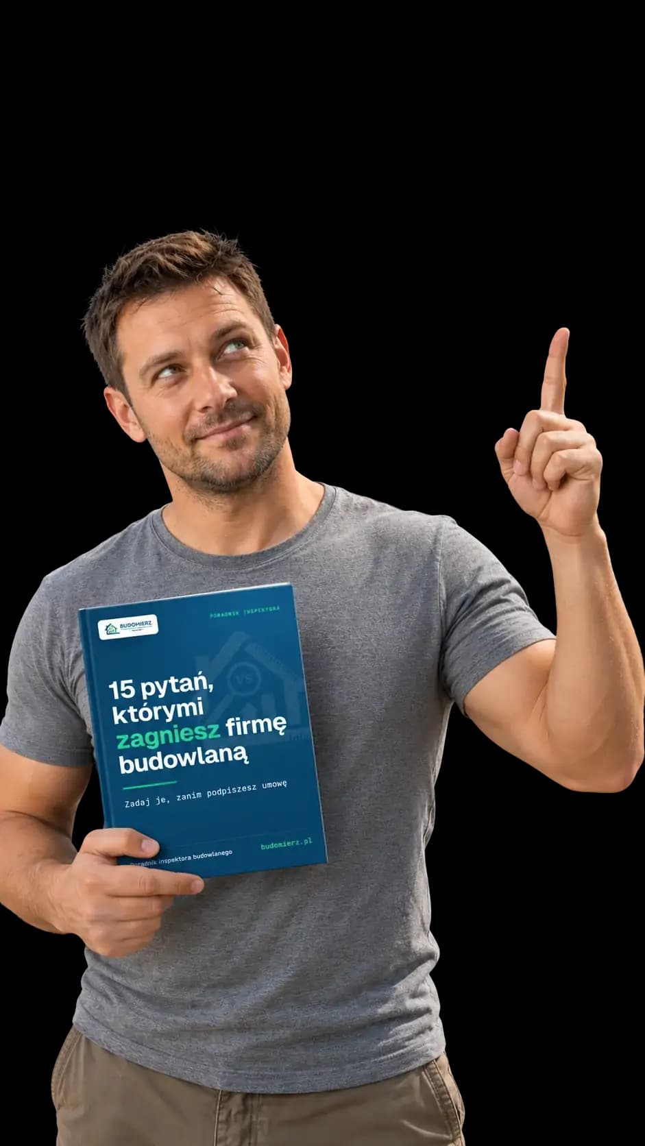 Marek pokazuje e-book Budomierz: 15 pytań, którymi zagniesz firmę budowlaną